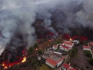 Read more about the article TV3 lidera (15,8%) amb l'erupció del volcà a l'illa de La Palma